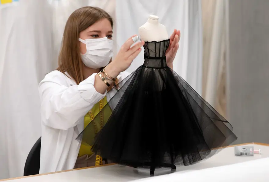 Dior'dan Dijital Moda Haftası için minyatür elbise tasarımları 