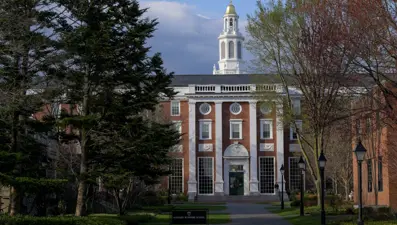 Harvard'a yabancı öğrenci yasağına yargı engeli