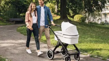 Elektrikli arabadan sonra şimdi de elektrikli bebek arabası