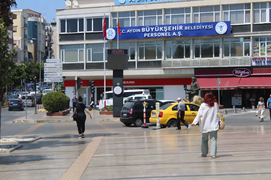 Termometreler 41 dereceyi gördü! Kavurucu sıcak zor anlar yaşattı 2