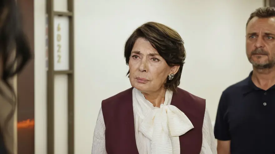 Çarpıntı dizisinde Reyhan evi terk ediyor 4 Çarpıntı dizisinde Reyhan evi terk ediyor 4