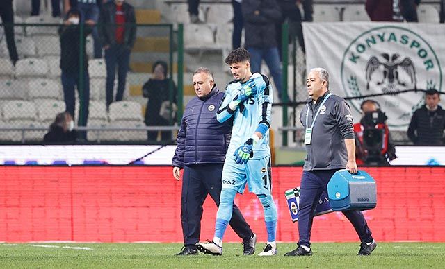 Fenerbahçe'de Altay Bayındır saha çalışmalarına başladı