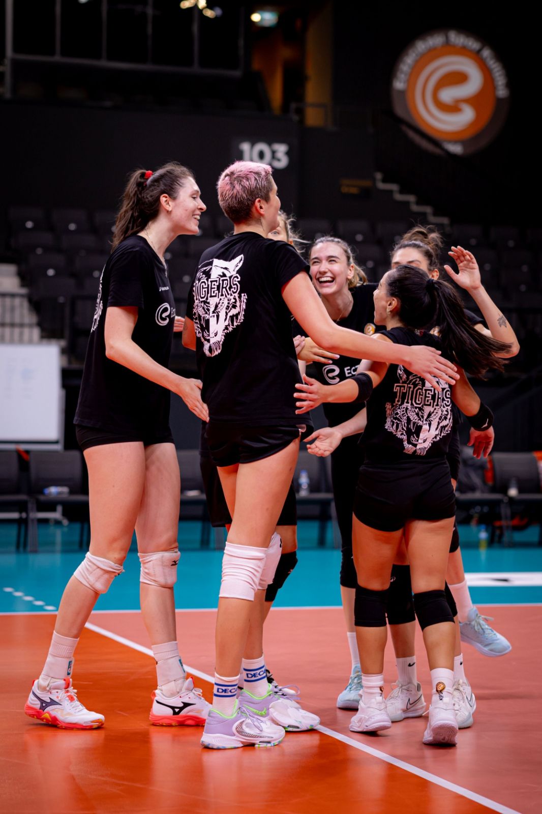 Eczacıbaşı yeni evinde ilk maçına çıkıyor