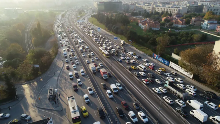 Kısıtlama başladı trafik yoğunluğu bitmedi 3