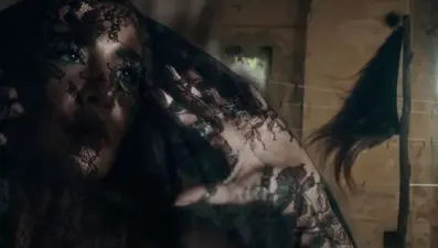 Sıla, Mahsa Amini’ye ithaf ettiği ‘Kalksın Uyuyanlar’ şarkısını NTV’de söyledi