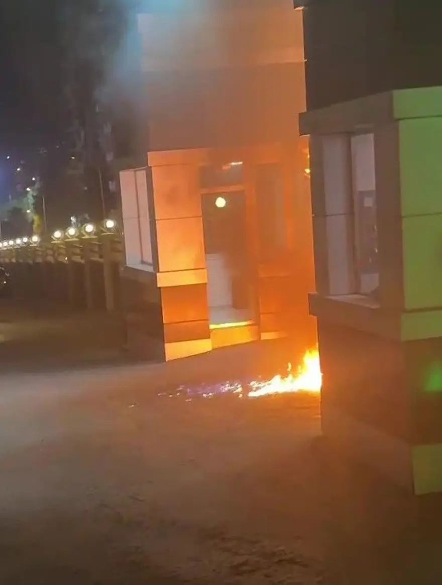 Lüks sitede maskeli dehşet: Ortalığı ateşe verip, güvenliğin kafasına silah dayadı 3