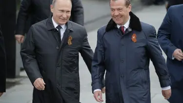 Putin'in başbakan adayı yine Medvedev oldu