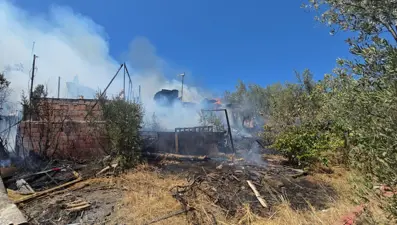 Bursa'da bağ evi yandı