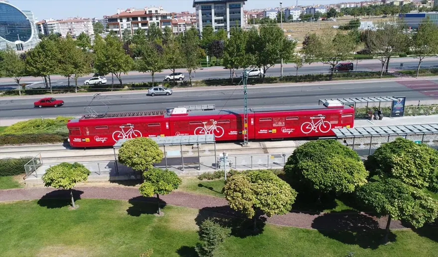 Konya'da sadece bisikletliler için tasarlanan tramvay yolculuğa başladı 10