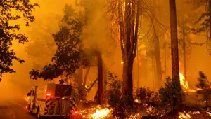 ABD'nin California eyaletindeki yangın kontrol altına alınamıyor