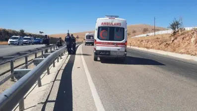 Bariyere çarpan motosikletli ağır yaralandı