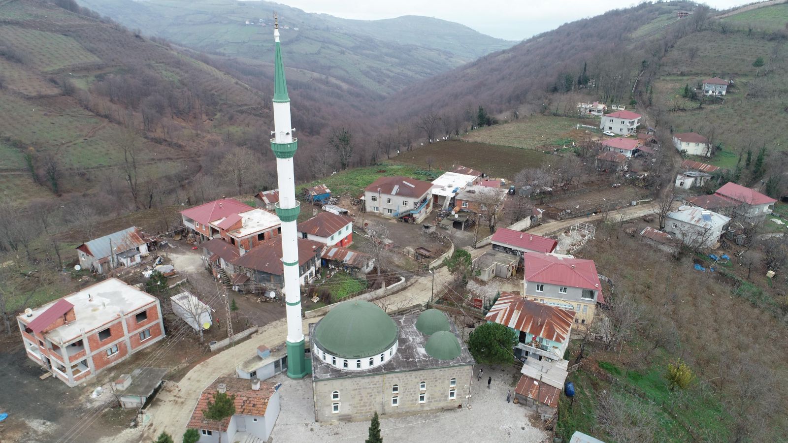 Camide 7 kez define arandı