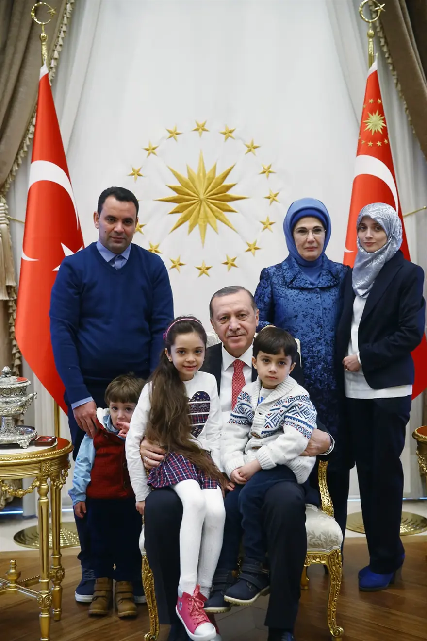 Cumhurbaşkanı Erdoğan, Bana Alabed ve ailesini Beştepe'de kabul etti 1 Cumhurbaşkanı Erdoğan, Bana Alabed ve ailesini Beştepe'de kabul etti 1