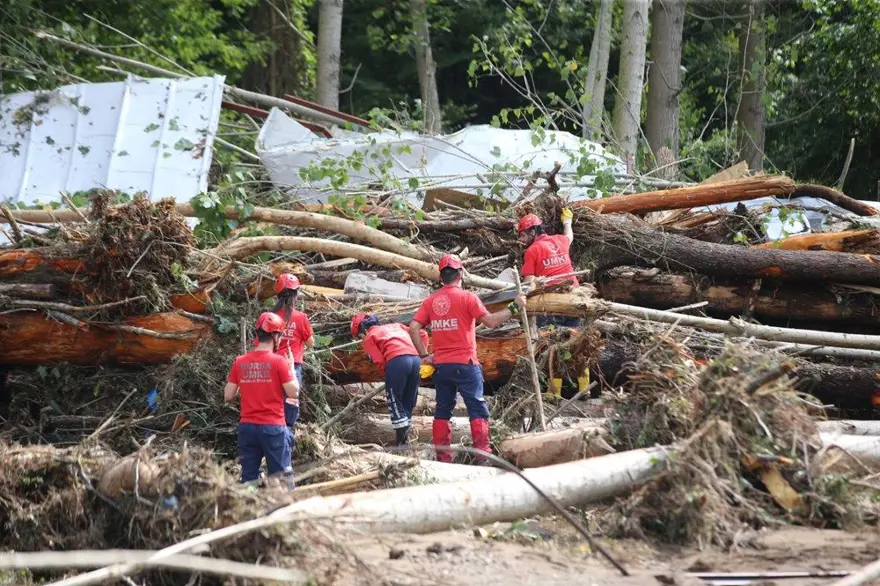 6 kişiye mezar oldu! Kaçak bungalov davasında gerginlik 1
