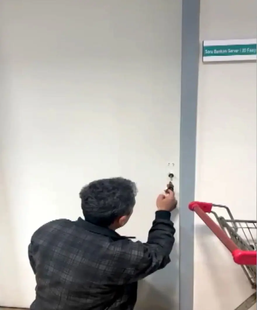 Üniversite hastanesinde profesöre 'gizli kamera' soruşturması 4 Üniversite hastanesinde profesöre 'gizli kamera' soruşturması 4