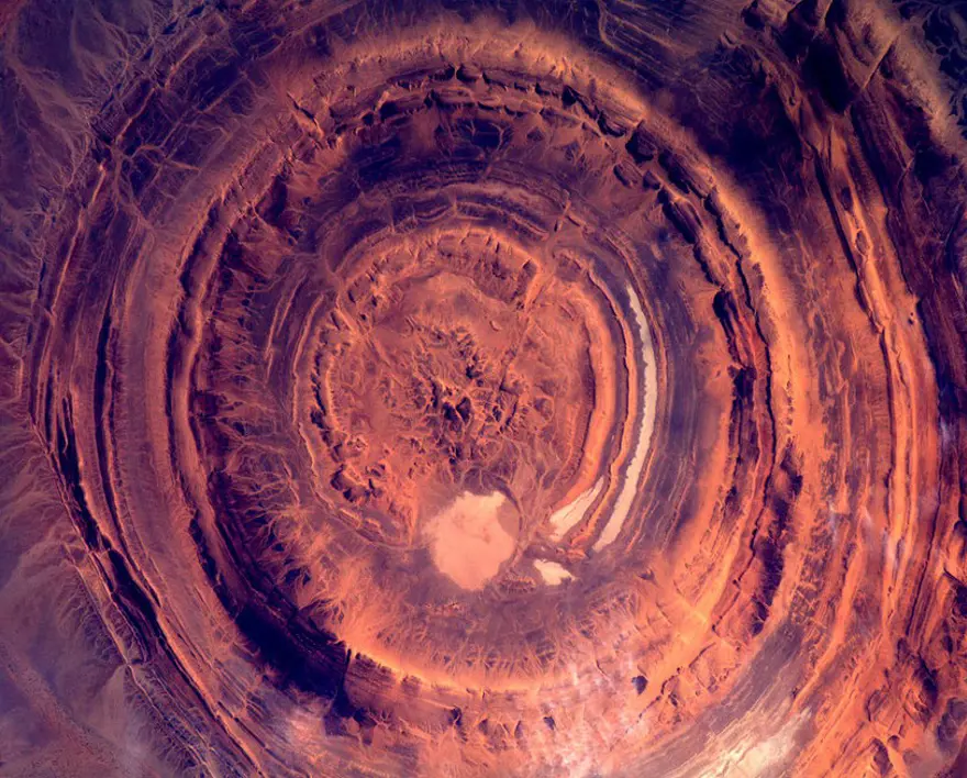 Çok uzaklardan Dünya 