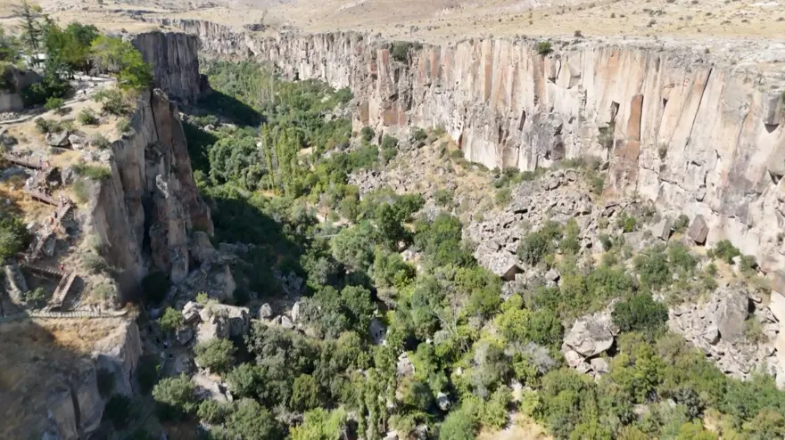 Dünyanın en büyük 2. kanyon vadisi: Doğal güzelliğiyle ilgi odağı 3 Dünyanın en büyük 2. kanyon vadisi: Doğal güzelliğiyle ilgi odağı 3
