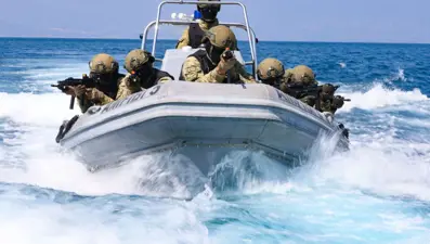 Amfibi Hücum Timleri'nden gövde gösterisi