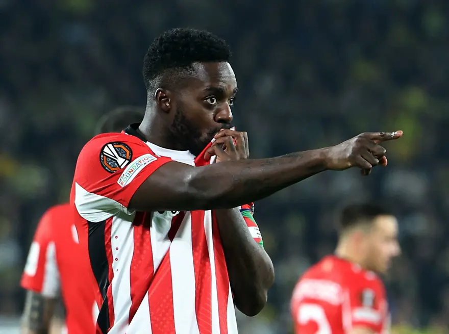 Fenerbahçe Avrupa'da Athletic Bilbao'ya mağlup oldu: Mert Müldür'e kırmızı kart 11 Fenerbahçe Avrupa'da Athletic Bilbao'ya mağlup oldu: Mert Müldür'e kırmızı kart 11