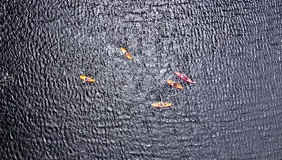 Urartuların baraj gölünde yüzüp kanoyla gezdiler