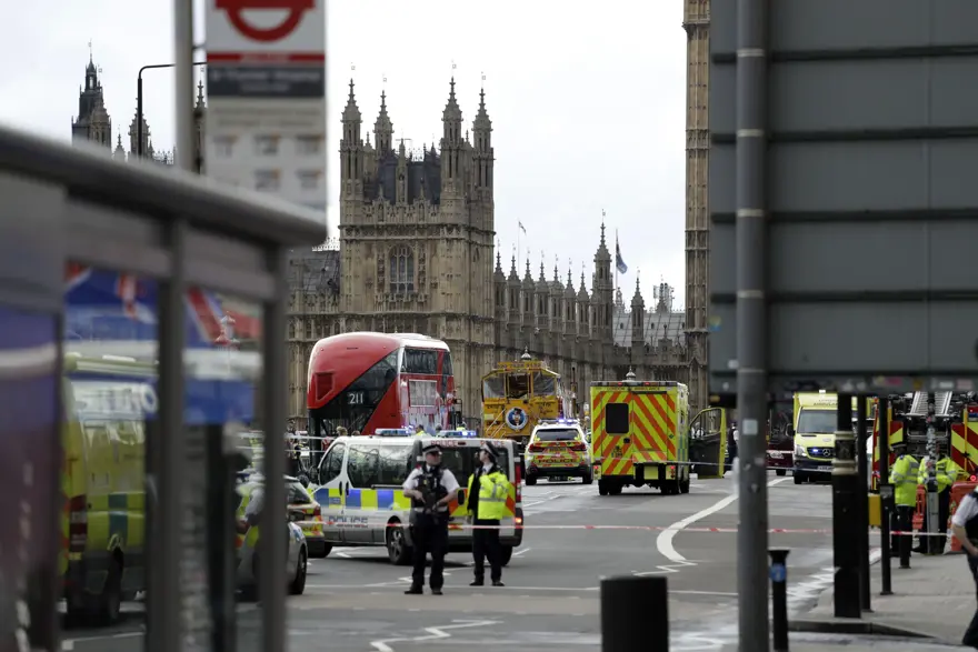 Londra'da silah sesleri (Olay yerinden ilk kareler) 23