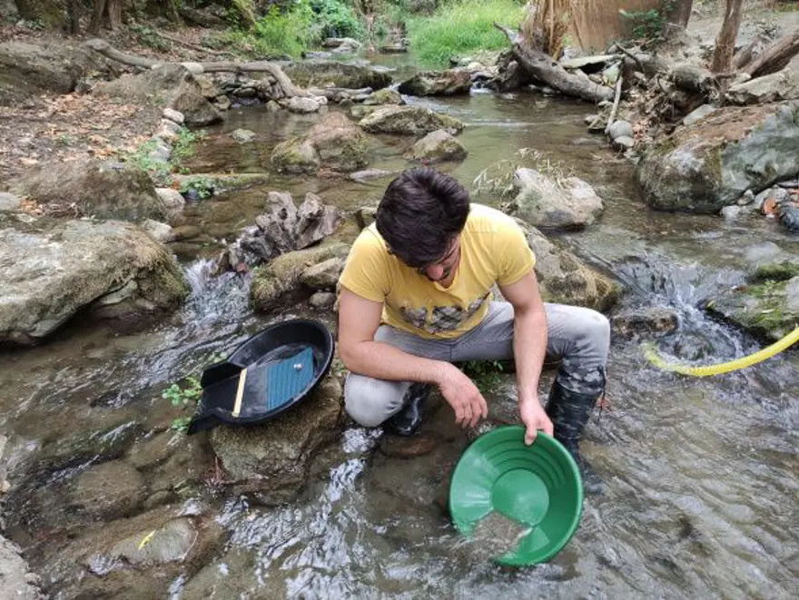 Derelerden altın toplayıp servet kazanıyorlar 7 Derelerden altın toplayıp servet kazanıyorlar 7