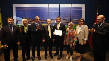 Fenerbahçe Başkanı Ali Koç ve yönetim kurulu üyeleri mazbatasını aldı