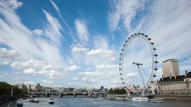 Londra'da dönme dolapta yüzlerce kişi mahsur kaldı