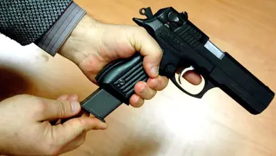 Kanser hastası muhtar hastane otoparkında intihar etti