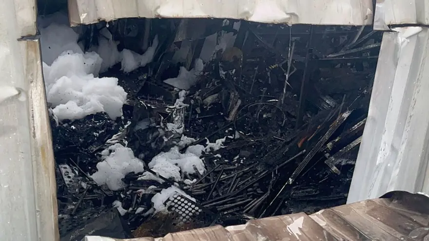 Bursa'da yanan fabrikan hurda yığınına döndü 2