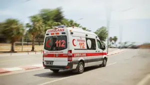 İzmir'de oğlu tarafından bıçaklanan kişi hayatını kaybetti