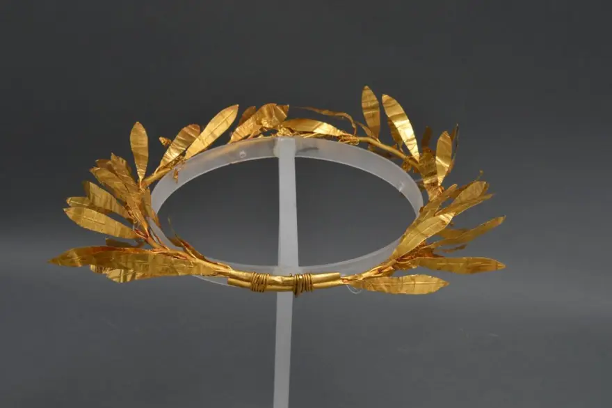 ALTIN TAÇ 7 YILDIR ANA VATANINDA 1