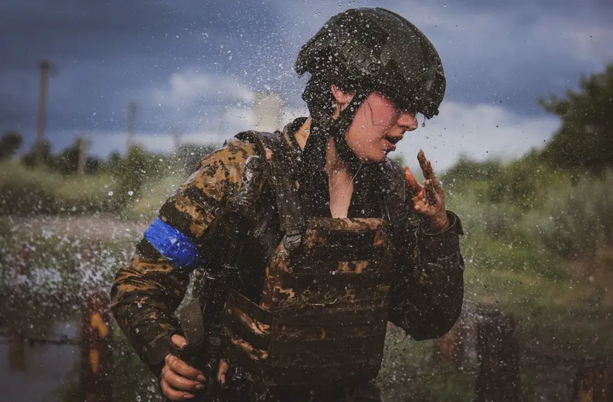 Ukraynalı kadınlar cephede görev almak için hazırlık yapıyor 69 Ukraynalı kadınlar cephede görev almak için hazırlık yapıyor 69