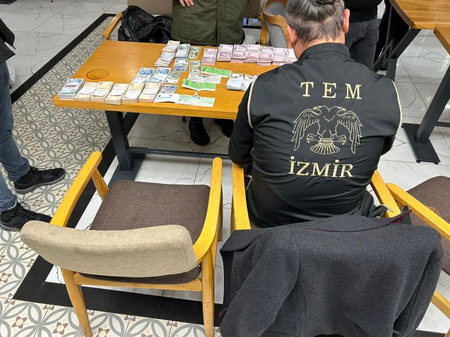SÖZDE İMAMLAR VE MEMURİYETTEN İHRAÇ EMNİYET MENSUPLARINA GÖZALTILAR 1 SÖZDE İMAMLAR VE MEMURİYETTEN İHRAÇ EMNİYET MENSUPLARINA GÖZALTILAR 1