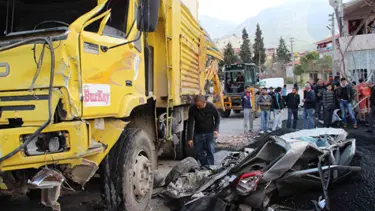 Kamyonun freni boşaldı: 2 yaralı