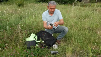 Yatağa bağımlı meslektaşının gözü oldu: 4 mevsim kayıt altına alıyor