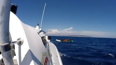 Çanakkale'de Türk kara sularına geri itilen sığınmacılar kurtarıldı