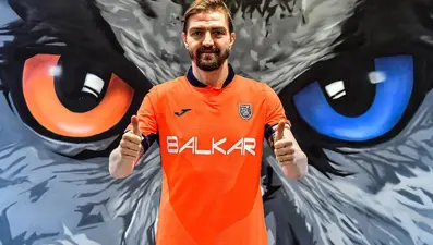 Caner Erkin resmen Başakşehir'de