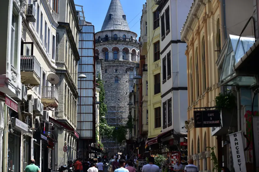 Galata Kulesi'nde restorasyon ebabil kuşlarının yuvaları nedeniyle ertelendi 9