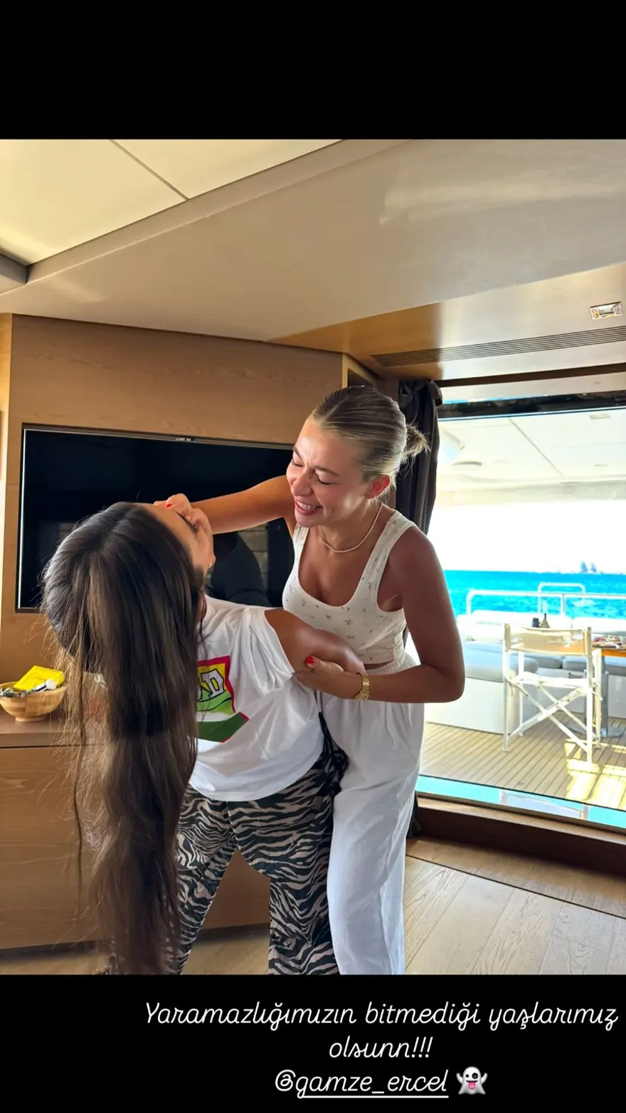 Hande Erçel'den ablası Gamze Erçel'e: Sensiz olamazdım gökyüzüm 2