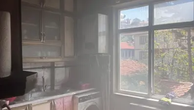 Mutfaktaki yangın evi yakıyordu
