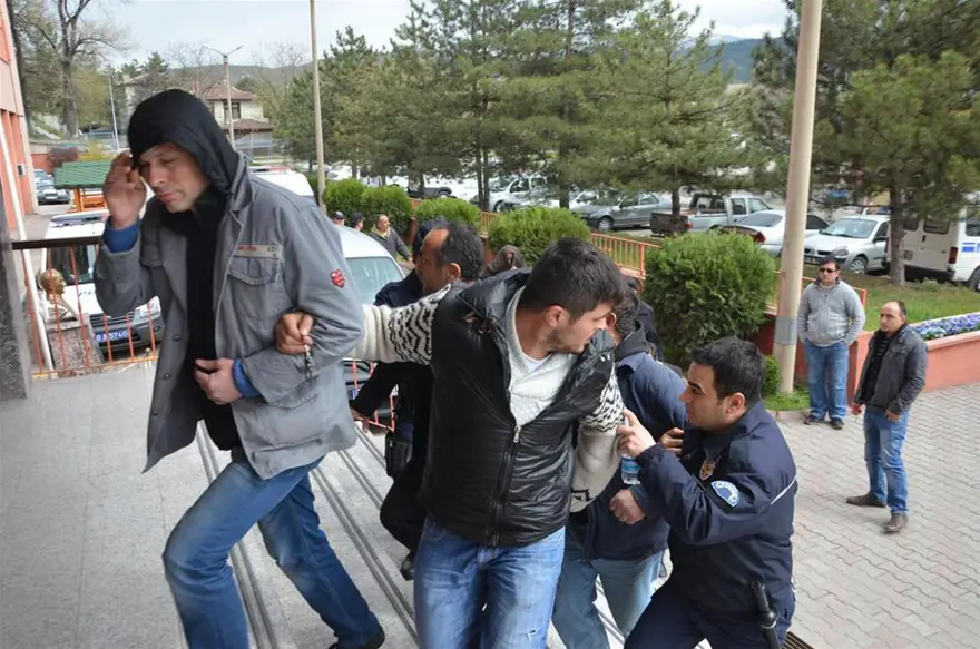 Sandık başında yakalandılar 14 Sandık başında yakalandılar 14