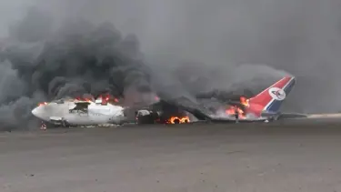 İsrail'den Yemen havalimanına saldırı