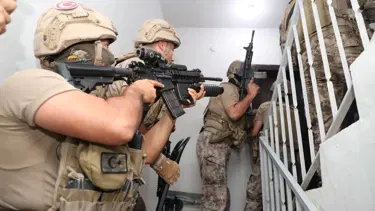 Mersin'de fuhuş operasyonu: 19 tutuklama