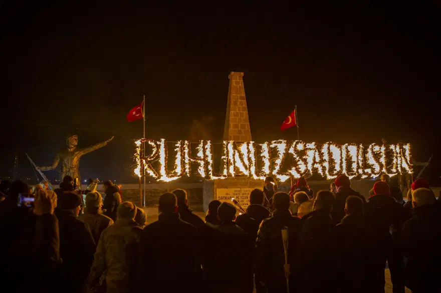 Sarıkamış şehitleri meşaleli yürüyüşle anıldı 16 Sarıkamış şehitleri meşaleli yürüyüşle anıldı 16