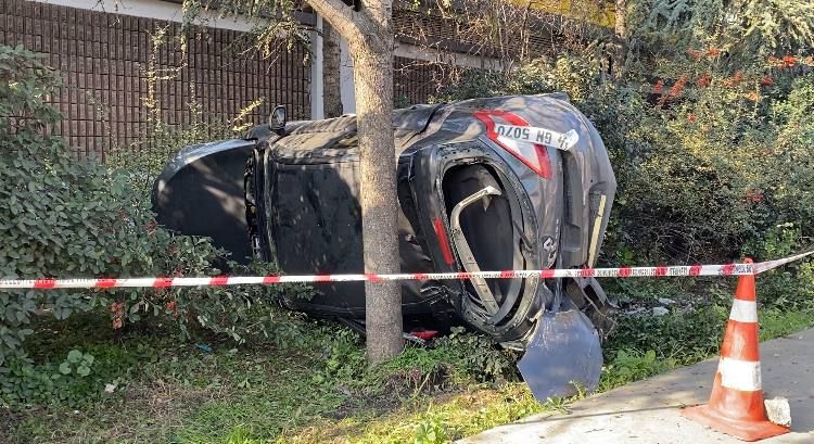 Makas atan sürücünün çarptığı araç takla attı: 6 yaralı
