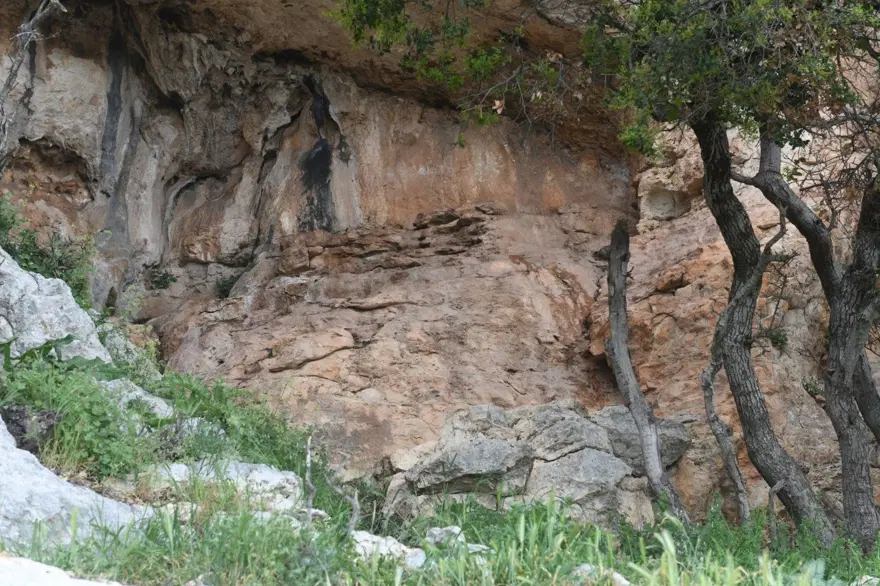 Mersin’de bir mağarada bulunan 8 bin yıllık kaya resimleri koruma altına alınıyor 7