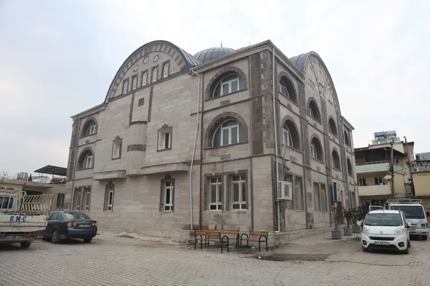 Depremin yıktığı mahallede camiler minaresiz kaldı: Vatandaş yardım bekliyor 1