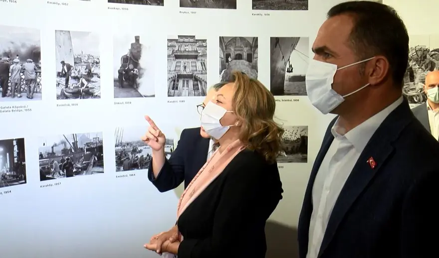 Galata Kulesi'nde Ara Güler Fotoğraf Sergisi açıldı 3 Galata Kulesi'nde Ara Güler Fotoğraf Sergisi açıldı 3