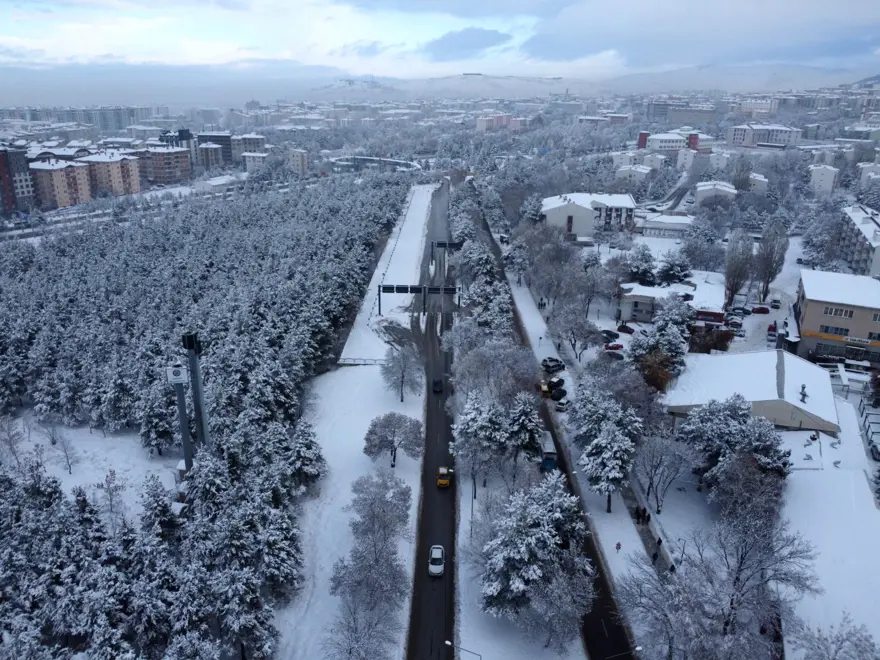Yurdun bir tarafından yaz diğer tarafında kara kış yaşandı 5